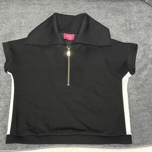 Elegant Black and White Zip-Up Women's Tunic